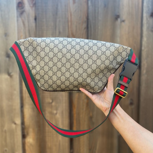 SOLD Gucci Courier GG Supreme Belt & Waist Bag - Picture 3 of 9